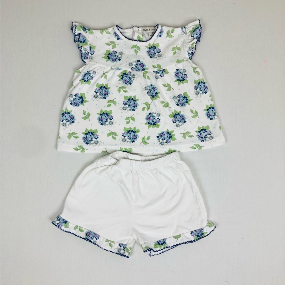 Marco & Lizzy white with blue floral pattern shorts and shirt set. Size 3T